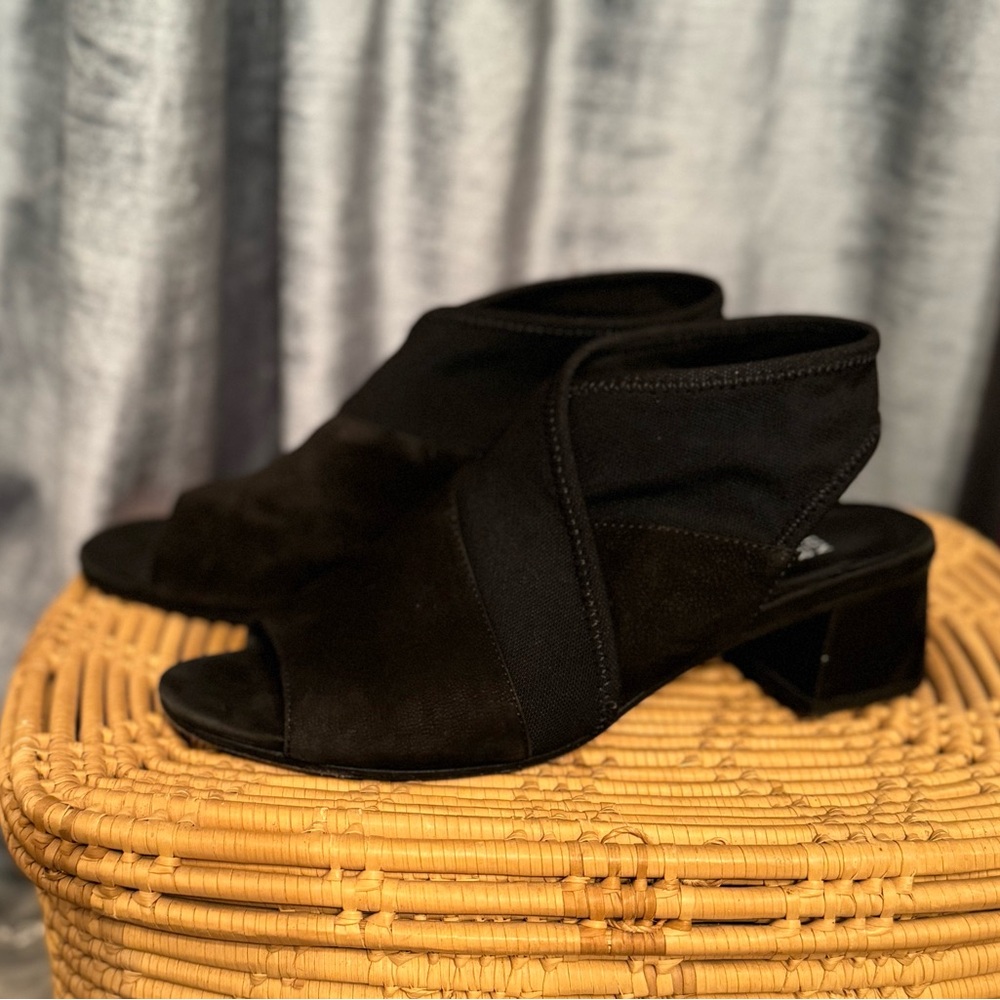 EILEEN FISHER | Size 9.5 | Luca Tumbled Nubuck Sandal - Picture 6 of 11